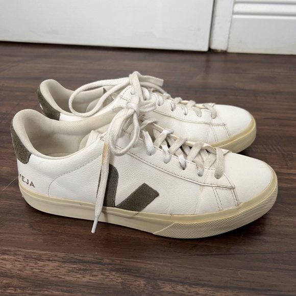 Veja Campo Sneaker size 10 - Picture 3 of 14